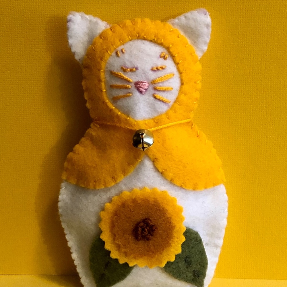 Felt Cat Ornament (Yellow) hand-sewn babushka bell sunflower ornament - Picture 5 of 10